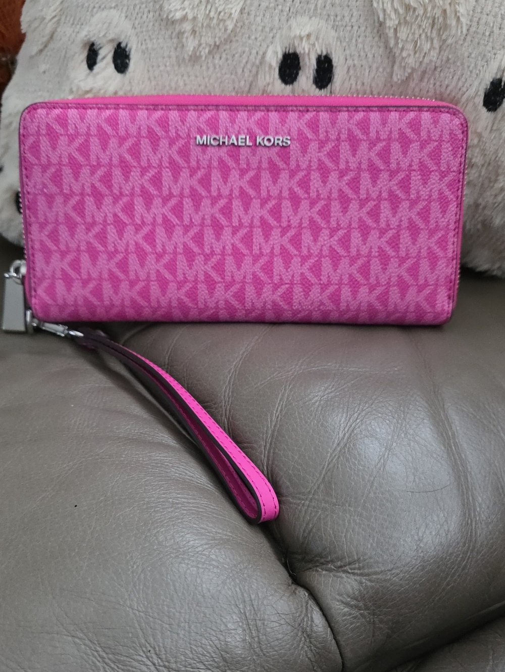 Michael Kors Hot Pink MK Signature Zip-Around Wristlet Wallet